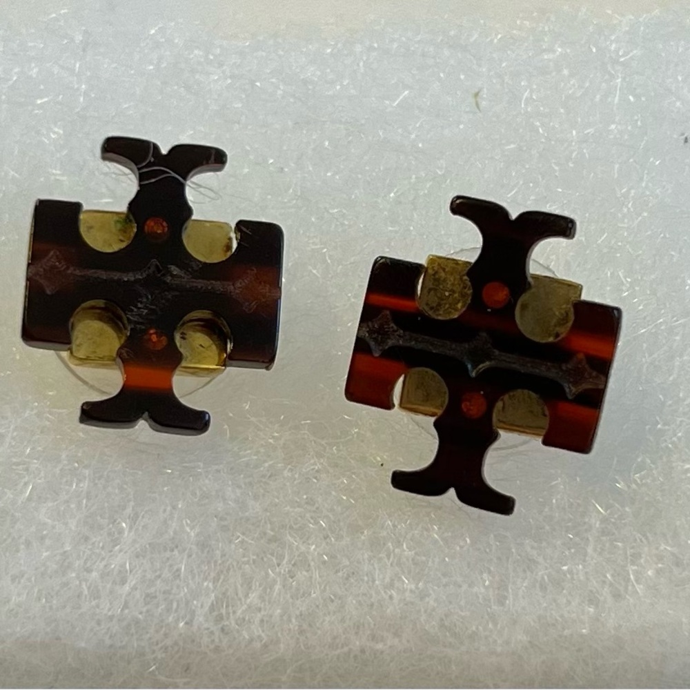 Tory Burch Logo Tortoise Studs